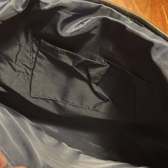 COPY - Tommy Hilfiger tote with lap top sleeve - Picture 5 of 9